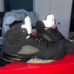 Jordan Retro 5s for sale size 9 lmk if interested ! Good condition